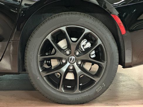 New 2026 Chrysler Pacifica Limited w/ S Appearance Package image 26