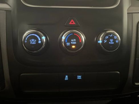 Used 2017 RAM 1500 Express AWD/4WD image 40