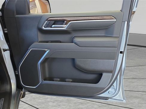 New 2026 GMC Sierra 1500 SLE image 15
