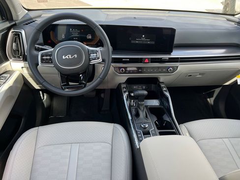New 2025 Kia Sorento S w/ Panoramic Sunroof Package image 18