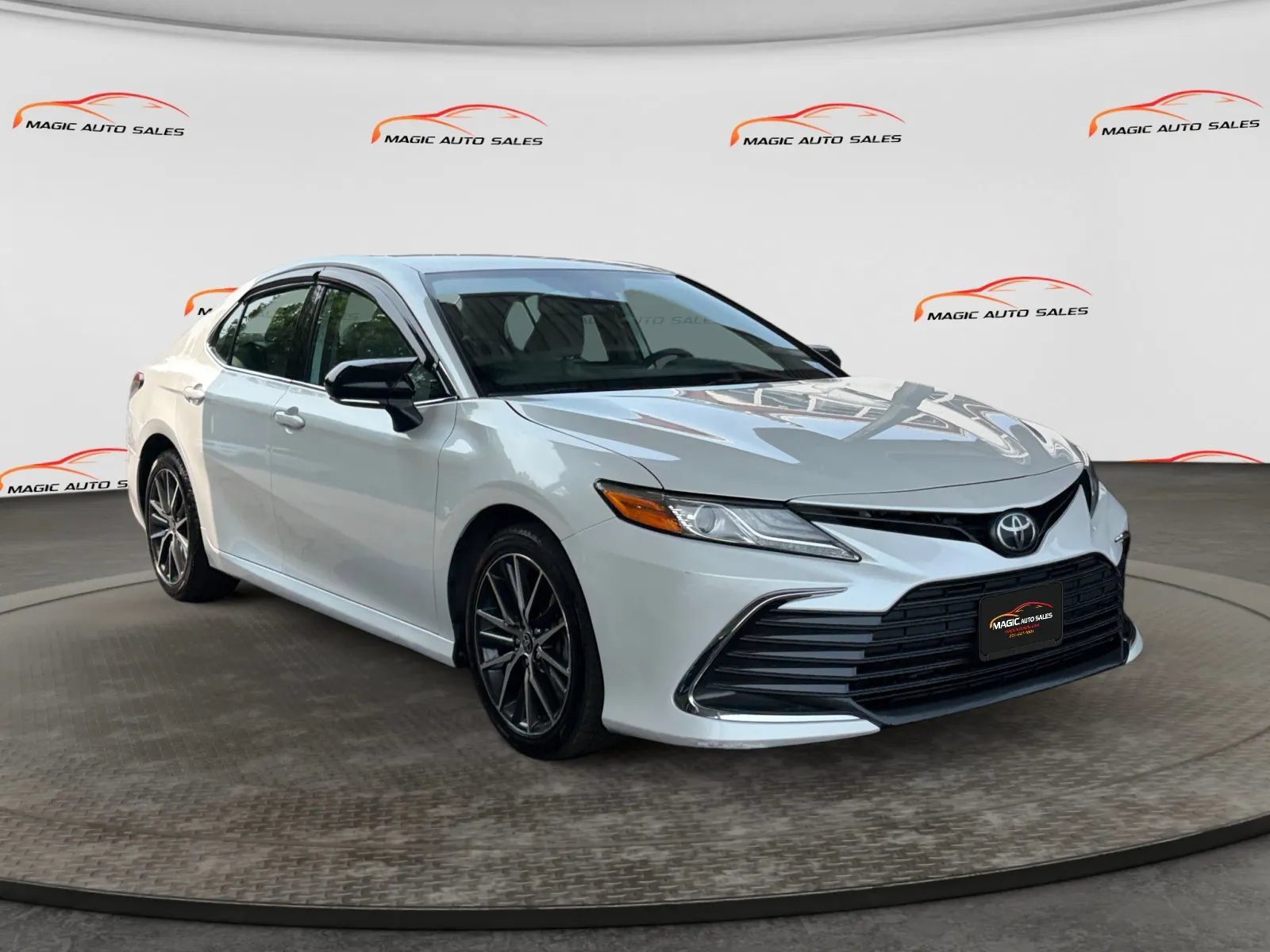 Used 2021 Toyota Camry XLE AWD/4WD image 5