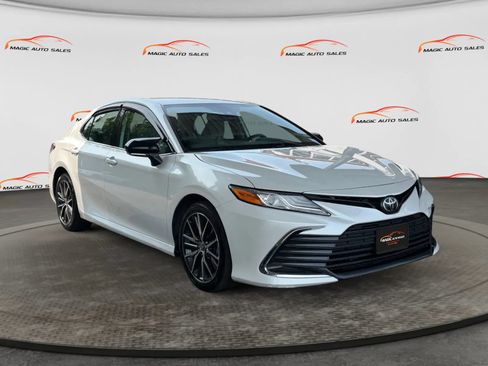 Used 2021 Toyota Camry XLE AWD/4WD image 5