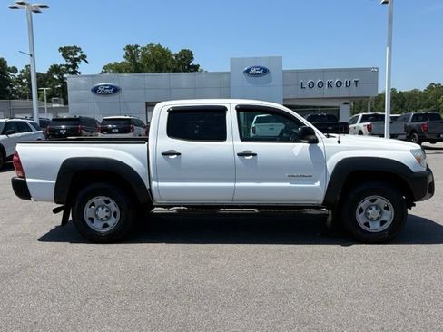 Used 2014 Toyota Tacoma PreRunner w/ Convenience Package RWD image 6