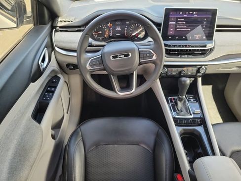 Used 2024 Jeep Compass Latitude AWD/4WD image 15