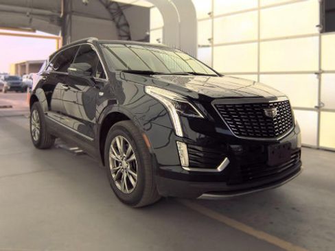 Used 2021 Cadillac XT5 Premium Luxury AWD/4WD image 3