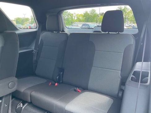 Used 2023 Chevrolet Traverse LT AWD/4WD image 9