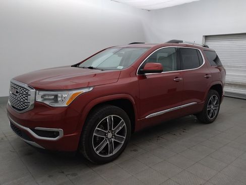 Used 2019 GMC Acadia Denali w/ Technology Package FWD image 2