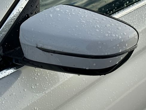 Certified 2023 BMW 530i xDrive w/ Premium Package image 17