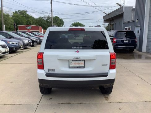 Used 2014 Jeep Patriot Latitude FWD image 8