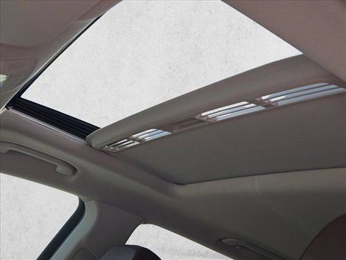 Certified 2024 Mercedes-Benz GLE 450e 4MATIC image 16