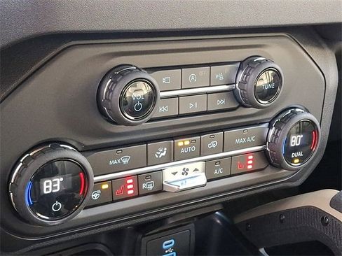 New 2025 Ford Bronco Badlands image 11