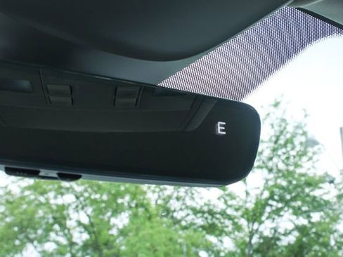 Used 2024 Volkswagen Taos SE FWD image 22