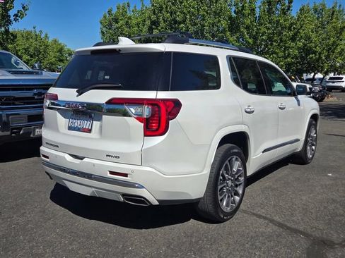 Used 2020 GMC Acadia Denali w/ Denali Ultimate Package AWD/4WD image 4