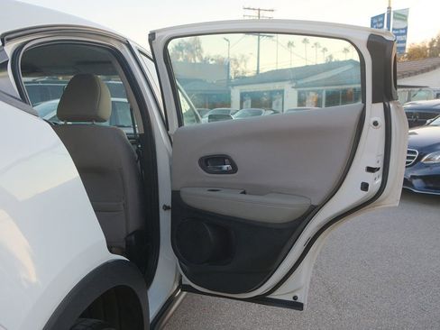 Used 2017 Honda HR-V LX image 29