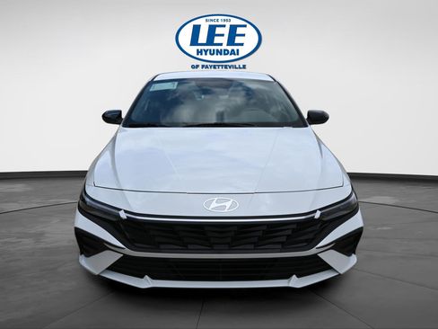 New 2025 Hyundai Elantra Sport image 8