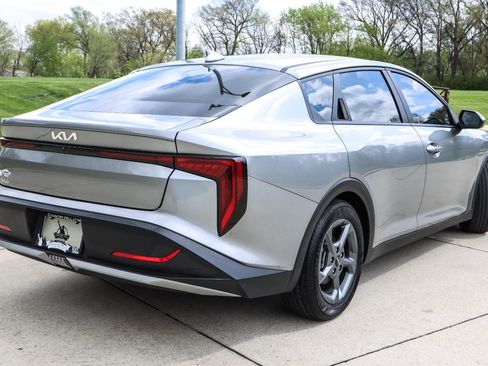 Used 2025 Kia K4 LXS image 15
