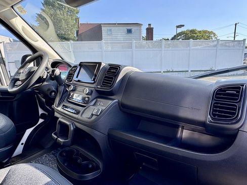 Used 2025 RAM ProMaster 2500 w/ Convenience Group image 20