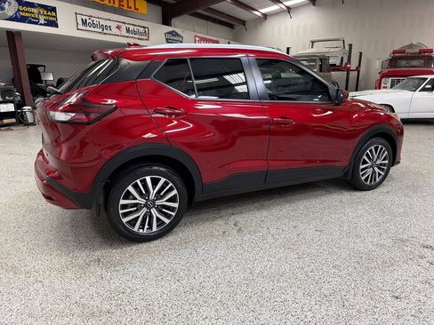 Used 2023 Nissan Kicks SV FWD image 8