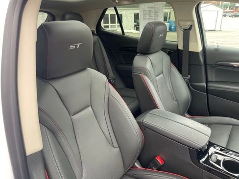 Used 2023 Buick Envision Essence w/ Sport Touring Package image 35