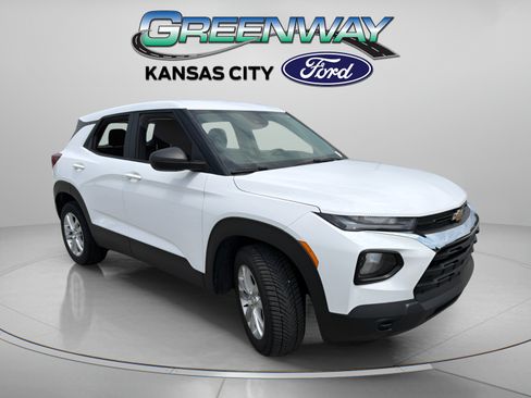 Used 2022 Chevrolet TrailBlazer LS FWD image 1