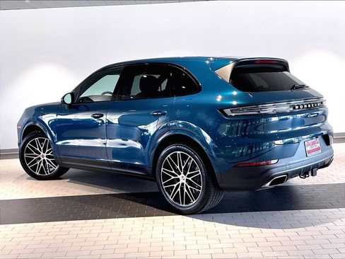 Used 2026 Porsche Cayenne AWD/4WD image 3
