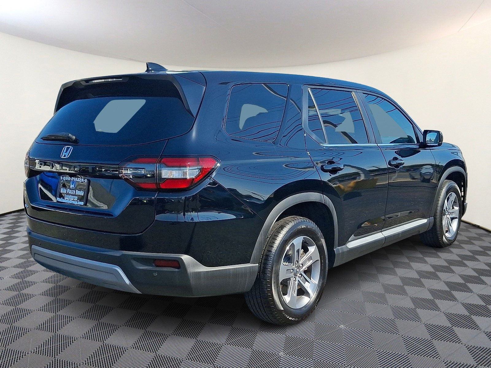Used 2025 Honda Pilot EX-L image 7
