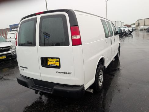 Used 2004 Chevrolet Express 2500 RWD image 8