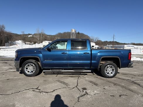 Used 2017 GMC Sierra 1500 SLE w/ SLE Value Package image 9