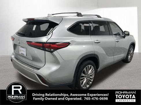 Used 2021 Toyota Highlander Platinum image 6