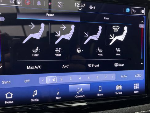 Used 2024 Chrysler Pacifica Limited FWD image 25