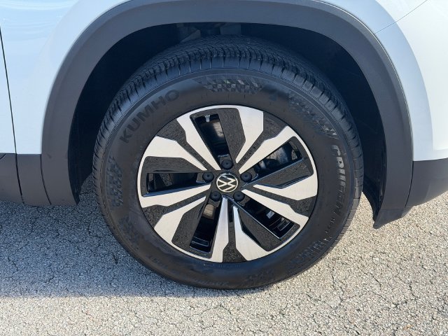 Certified 2026 Volkswagen Atlas SE FWD image 19