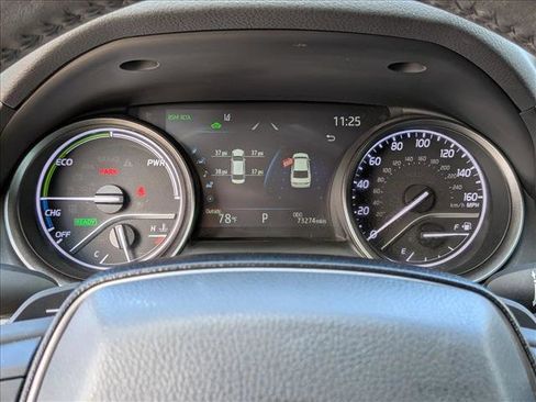 Used 2022 Toyota Camry XSE image 11