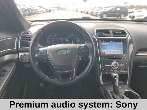 Used 2017 Ford Explorer Platinum image 5