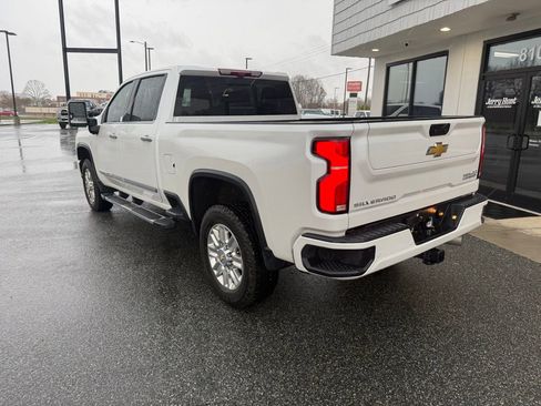 Used 2025 Chevrolet Silverado 2500 High Country w/ High Country Premium Package image 5