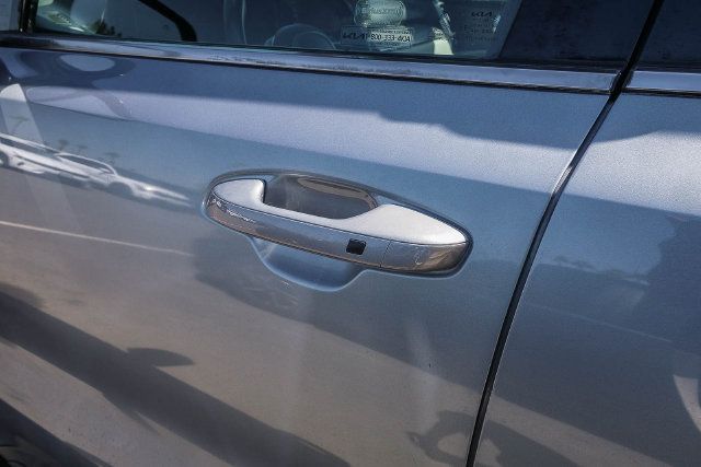 Certified 2022 Kia Sorento S AWD/4WD image 11
