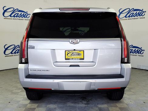 Used 2018 Cadillac Escalade 2WD image 4