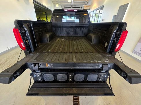 Used 2019 GMC Sierra 1500 SLT w/ SLT Premium Plus Package AWD/4WD image 12