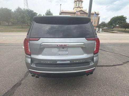 Used 2023 GMC Yukon XL Denali AWD/4WD image 4