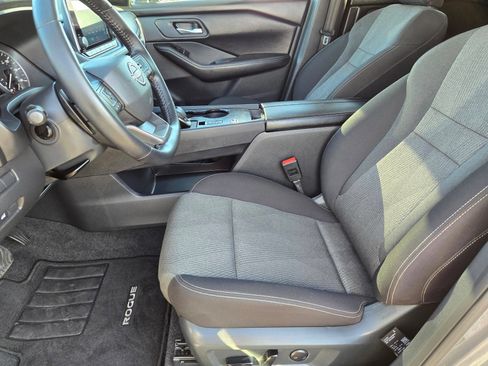 Used 2026 Nissan Rogue SV FWD image 25