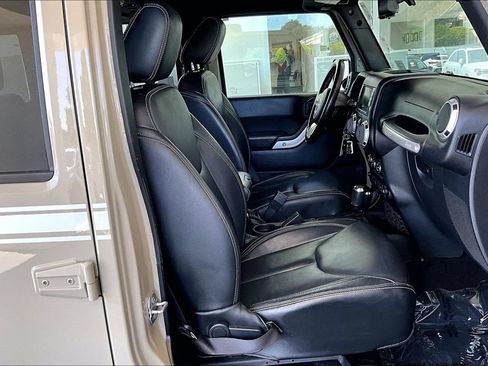 Used 2017 Jeep Wrangler Unlimited Sahara w/ Quick Order Package 24E Chief AWD/4WD image 29