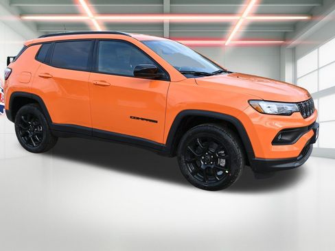 New 2026 Jeep Compass Latitude image 5
