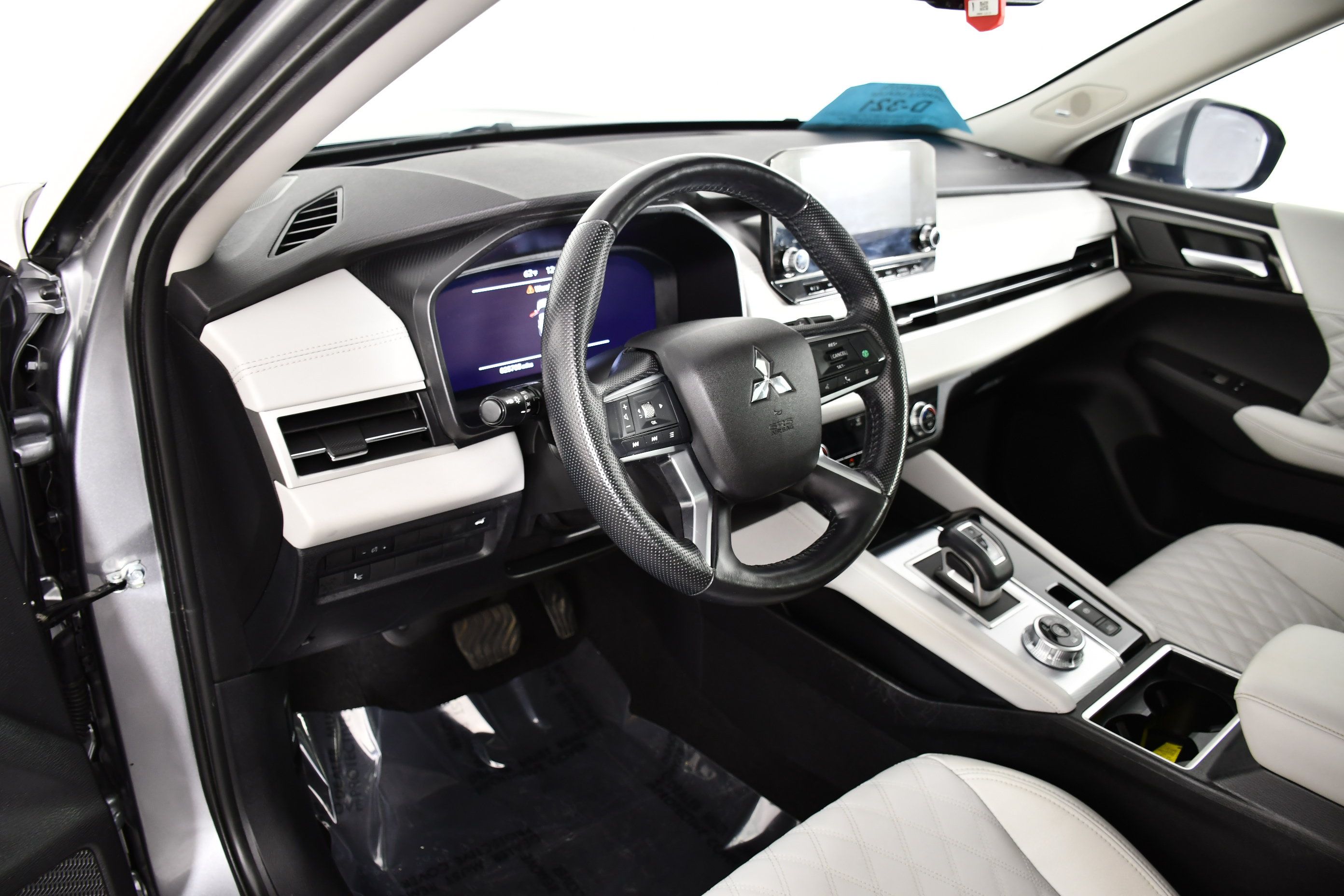 Used 2024 Mitsubishi Outlander SEL AWD/4WD image 36