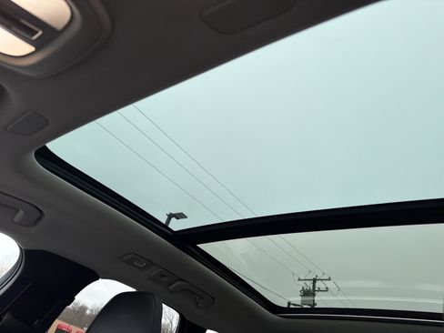 Certified 2025 Volvo XC60 B5 Core image 8