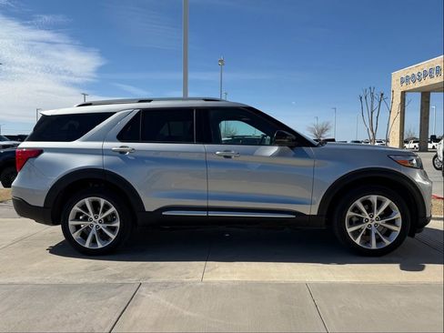 Used 2023 Ford Explorer Platinum w/ Technology Package image 18