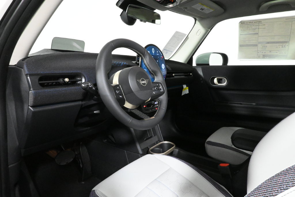Certified 2025 MINI Cooper S FWD image 15