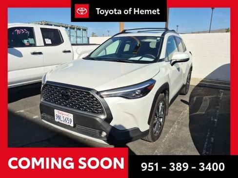Used 2024 Toyota Corolla Cross XLE w/ Convenience Package FWD image 1
