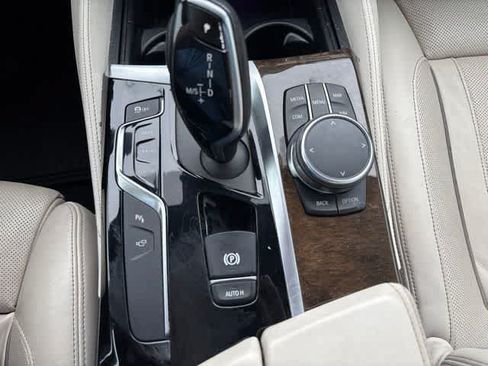 Used 2018 BMW 540i RWD image 17
