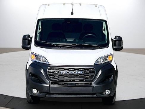 Used 2024 RAM ProMaster 2500 w/ Convenience Group image 3
