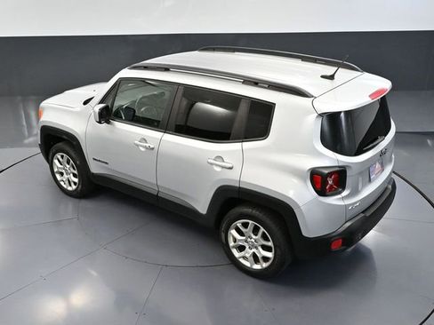 Used 2017 Jeep Renegade Latitude w/ Cold Weather Group AWD/4WD image 49