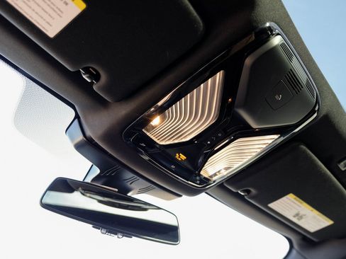 Used 2023 BMW 530i xDrive w/ Executive Package image 28